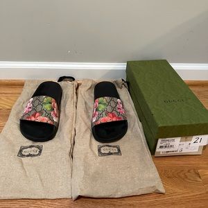 Gucci GG Blooms Supreme floral slide sandal sz 39